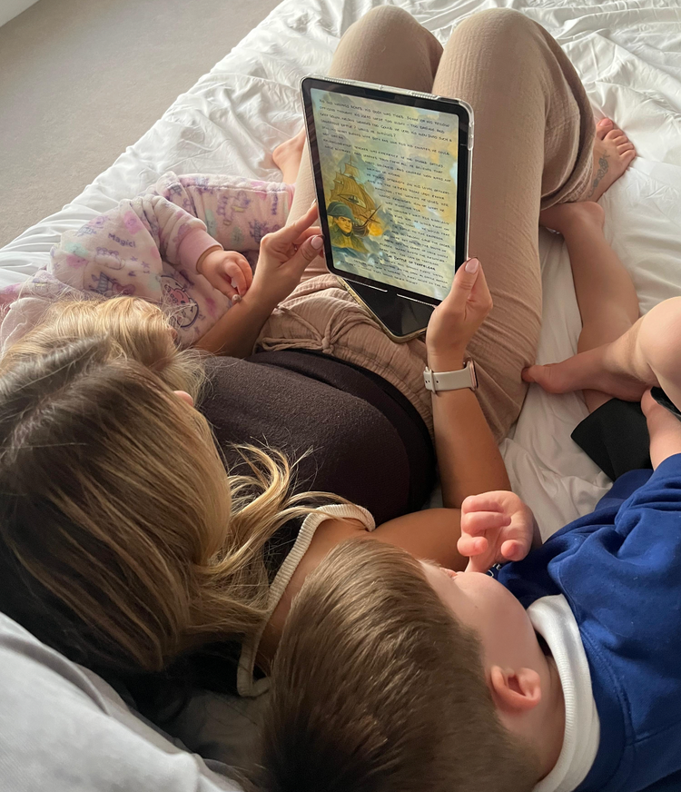Abbie Wilkinson's children with their Horatio Nelson letter